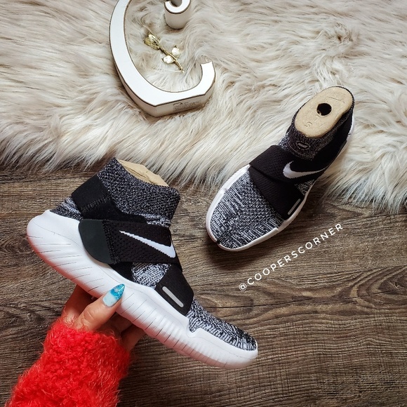 Nike Shoes - NEW Nike Free Run Flyknit